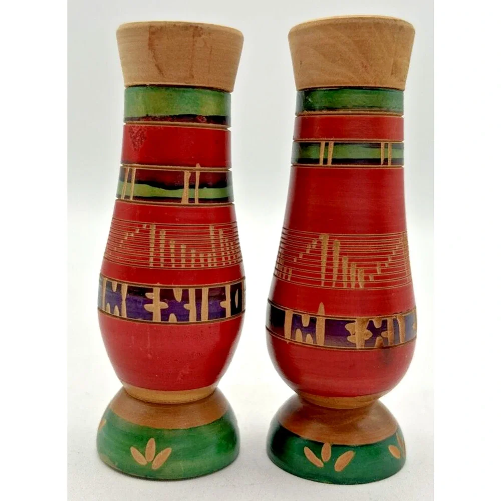 Vintage Retro Salt and Pepper Shakers Wooden Mexico U260/3